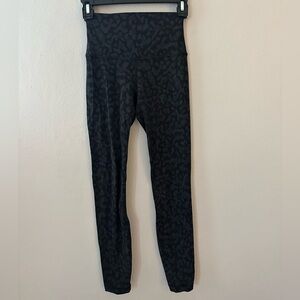 Lululemon black and grey pattern align leggings!